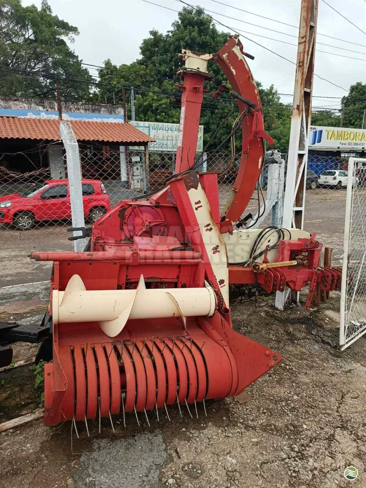 IMPLEMENTOS AGRICOLAS ENSILADEIRA ENSILADEIRA 1 LINHA Espanhol Tratores GOIANIA GOIAS GO
